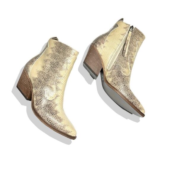 Free People x  Golo Opal Western Snakeprint Ankle Boots $275 Sz 36 - Picture 2 of 13